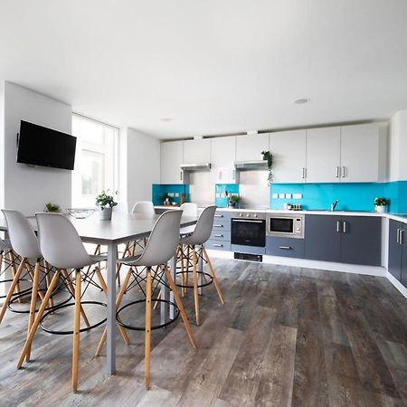 For Students Only Ensuite Bedrooms With Shared Kitchen At Cathedral Point In Winchester Bagian luar foto
