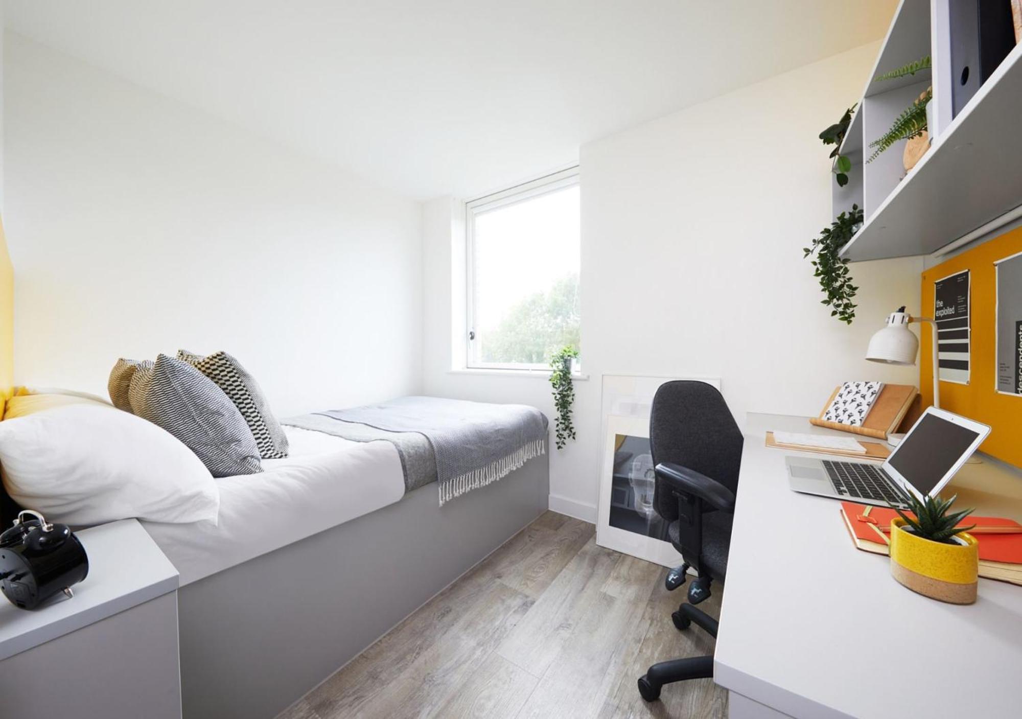 For Students Only Ensuite Bedrooms With Shared Kitchen At Cathedral Point In Winchester Bagian luar foto